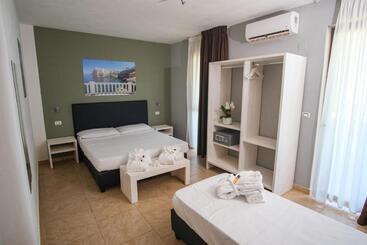 هتل Torre Guaceto Greenblu Resort