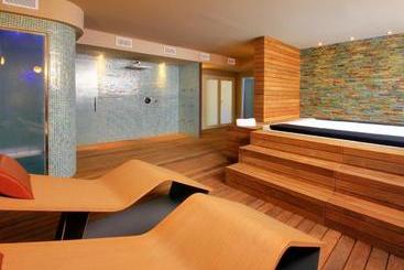 Lagaya Apartaments & Spa