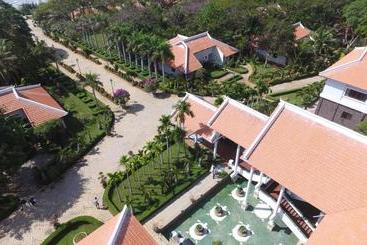 Long Hai Beach Resort