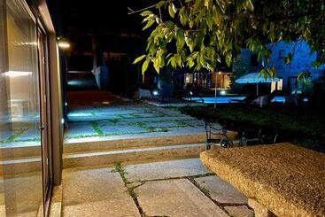 هتل Casa Do Pomar   Eido Do Pomar
