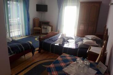 پانسیون Grandemi Belvedere Bucovina