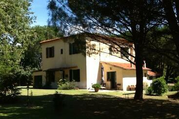 تختخواب و صبحانه Campo Alle Monache