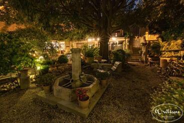 تختخواب و صبحانه Chambres D Hôtes L Oréliane En Provence Spa Bien être
