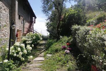 هتل Agriturismo Conte Brunello
