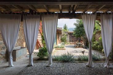 هتل Agriturismo Conte Brunello
