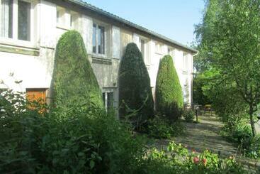 בית מלון כפרי Auberge De L Arzon