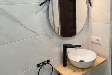 پانسیون Taah Billa Guest House