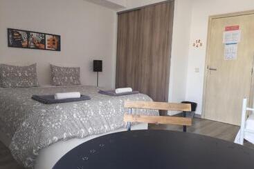 پانسیون Taah Billa Guest House