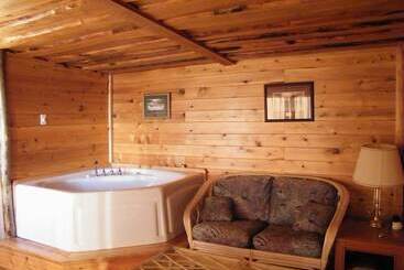 리조트 Mowat Landing Cottages