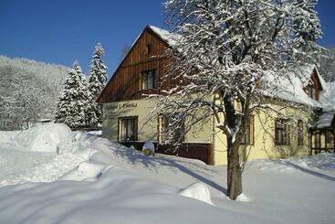 Majatalo Chalupa U Potoka