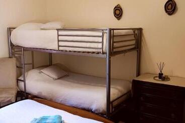 پانسیون Madeira Native Motion Guest House