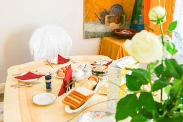 پانسیون Irena Family House