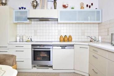پانسیون Irena Family House