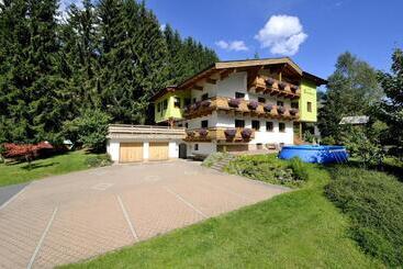 تختخواب و صبحانه Haus Brandner