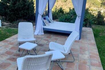 Villa Morera Bed & Breakfast