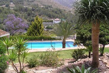 Villa Morera Bed & Breakfast