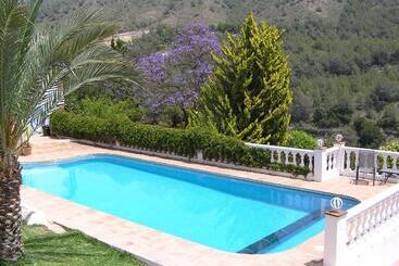 Villa Morera Bed & Breakfast