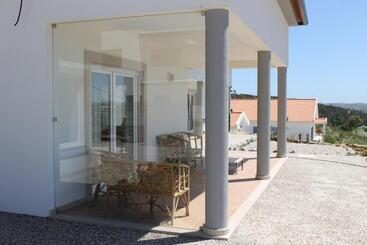 هاستل The Maverick Surfvillas
