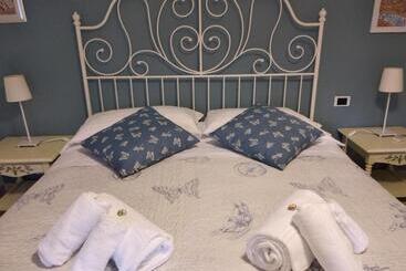 تختخواب و صبحانه Country House La Scortica