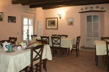 تختخواب و صبحانه Country House La Scortica