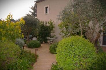 تختخواب و صبحانه La Villa Dupont D Avignon