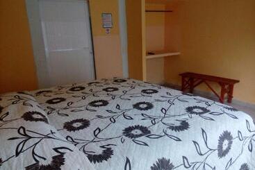 هتل Villas Yoleth