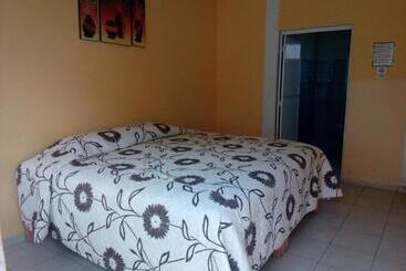 هتل Villas Yoleth