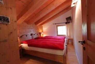 تختخواب و صبحانه Bnb Les Sapins Bleus