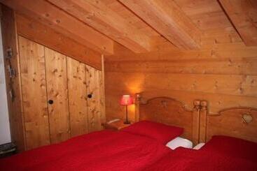 تختخواب و صبحانه Bnb Les Sapins Bleus