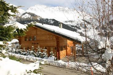 تختخواب و صبحانه Bnb Les Sapins Bleus