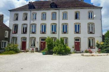 민박 Chateau Melay