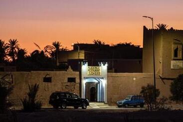 هتل Auberge L Oasis