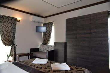 پانسیون Asya Guest House