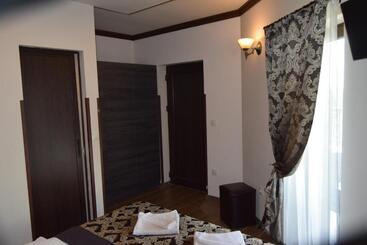 پانسیون Asya Guest House