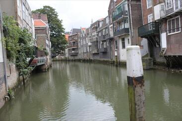تختخواب و صبحانه Blom Aan De Gracht