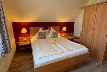 Buten Diek Hotel Restaurant Gmbh &