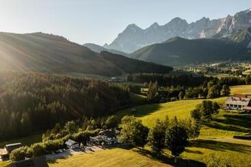 מלון דירות Landhaus & Ferienwohnungen Bergrast