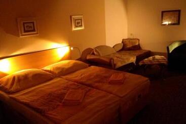 پانسیون Apartmány   Penzion Smetanka