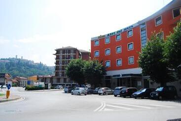 هتل Alpi Del Mare