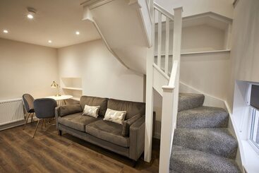 Three Cranes Serviced Apartments