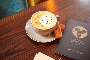 Three Cranes Serviced Apartments