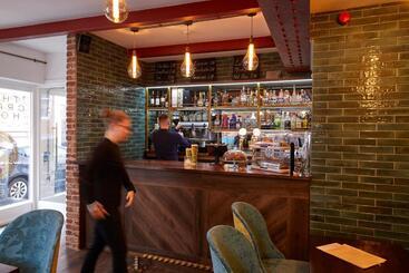 Three Cranes Serviced Apartments