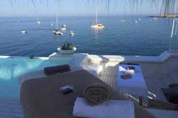 هتل Bellavista Suites