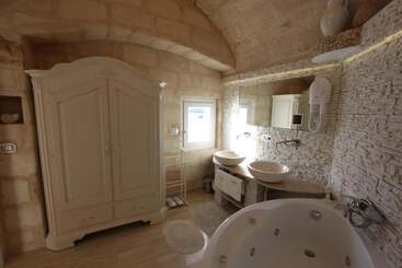 هتل Bellavista Suites