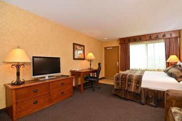 هتل Best Western Plus Kelly Inn And Suites