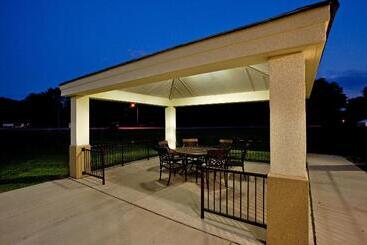 هتل Candlewood Suites Chesapeake Suffolk, An Ihg