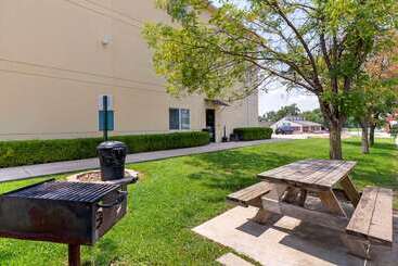 هتل Comfort Inn & Suites Ponca City Near Marland Mansion