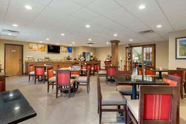 هتل Comfort Inn & Suites Ponca City Near Marland Mansion
