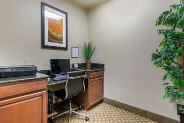 هتل Comfort Inn & Suites Ponca City Near Marland Mansion