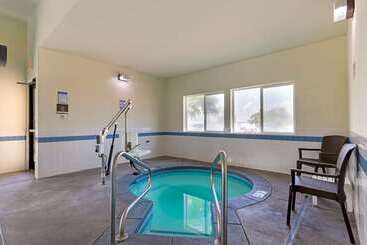 هتل Comfort Inn & Suites Ponca City Near Marland Mansion